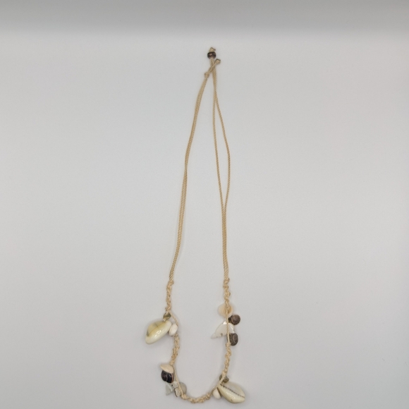 Y2K seashell necklace - Picture 2 of 5